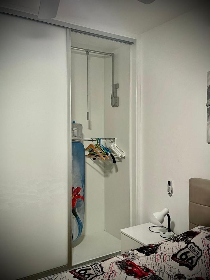 Coral Bay Modern Renovated Apartment By The Sea Paphos Exterior photo
